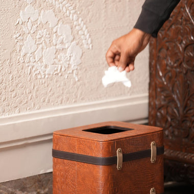 Waste bin